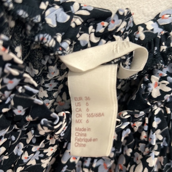 Womens dress - Picture 4 of 4